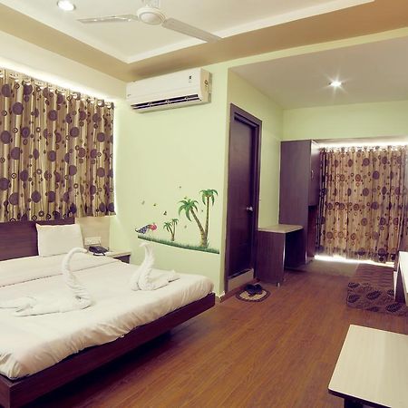Hotel Avion Inn Ahmedabad Extérieur photo