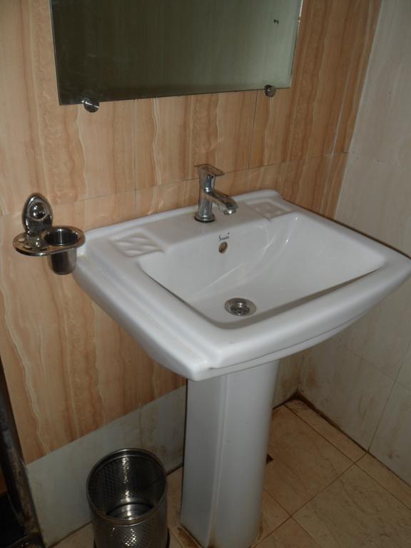 Hotel Avion Inn Ahmedabad Chambre photo