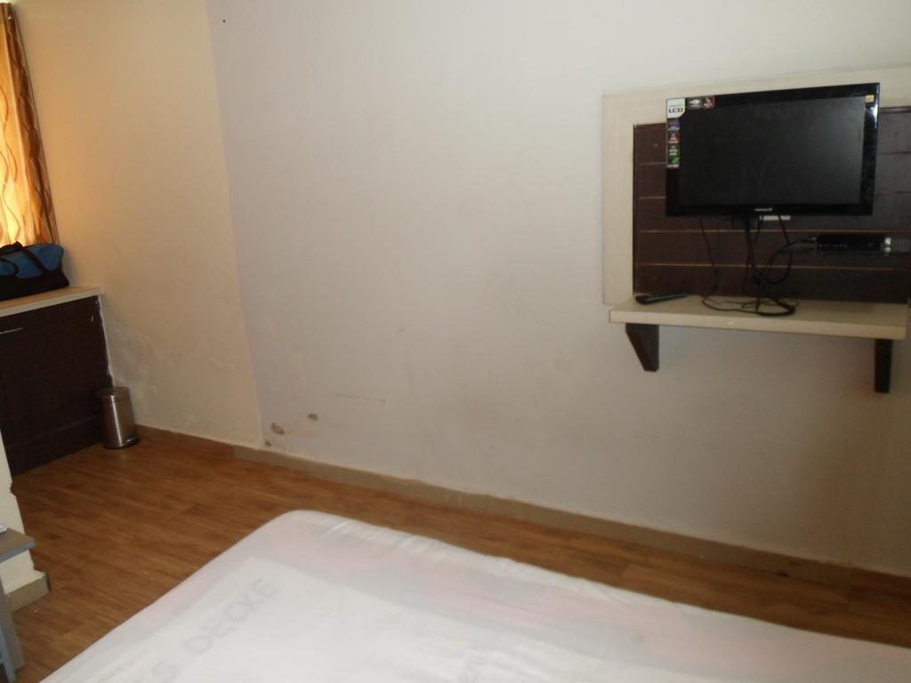 Hotel Avion Inn Ahmedabad Chambre photo