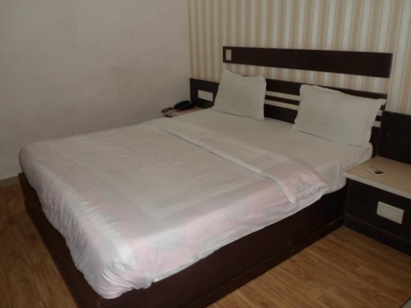 Hotel Avion Inn Ahmedabad Extérieur photo