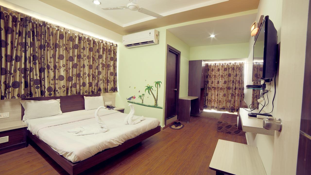 Hotel Avion Inn Ahmedabad Extérieur photo