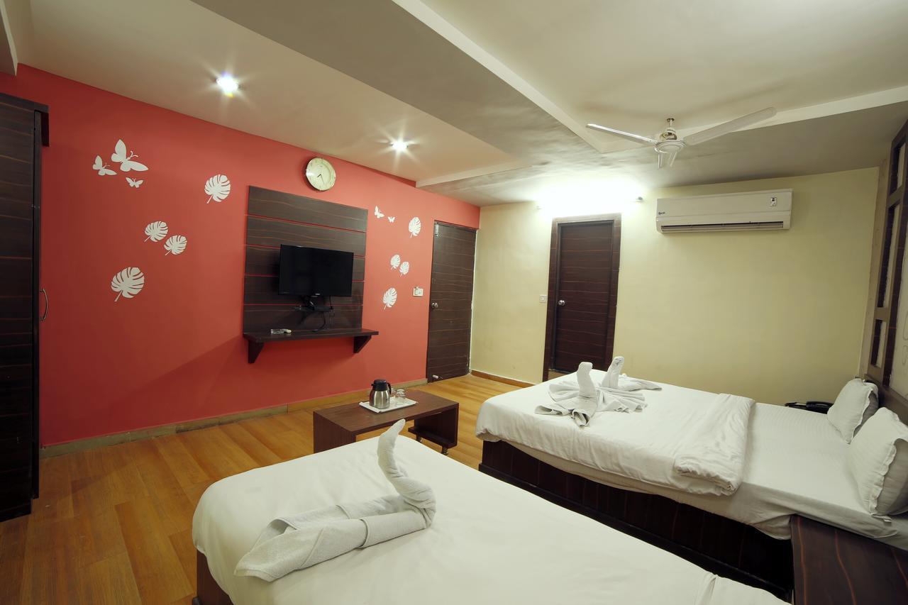 Hotel Avion Inn Ahmedabad Extérieur photo