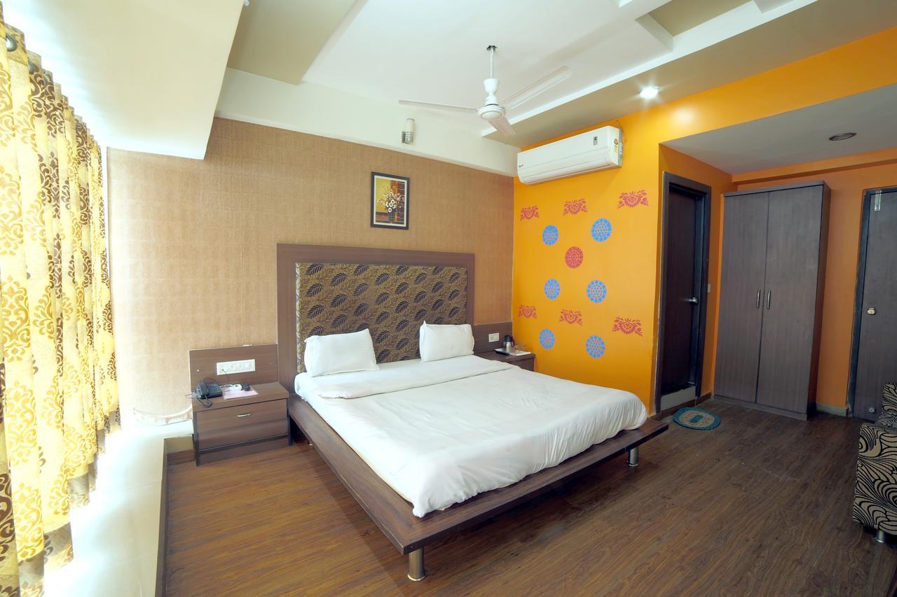 Hotel Avion Inn Ahmedabad Extérieur photo
