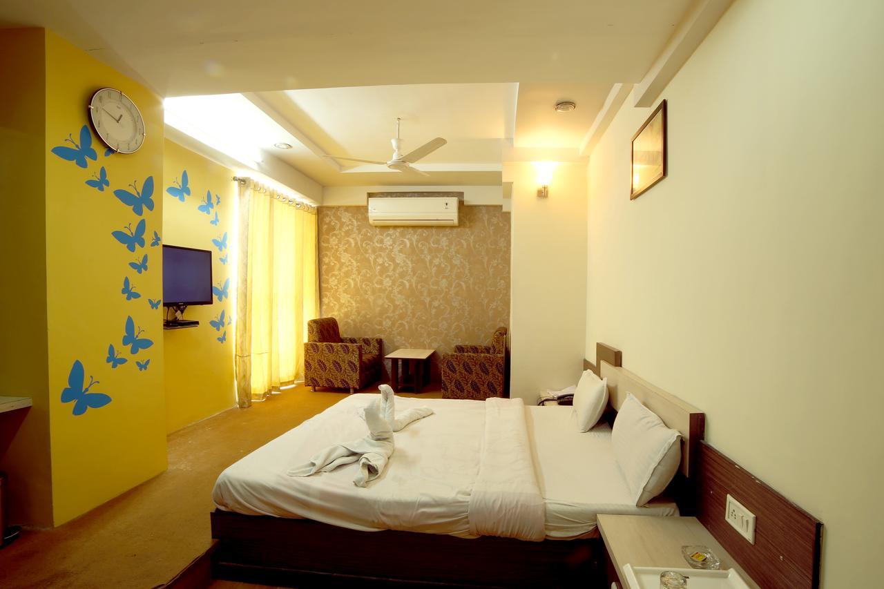 Hotel Avion Inn Ahmedabad Extérieur photo